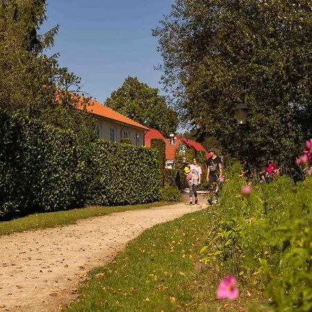 Brabant With Sauna בית נופש Heikant